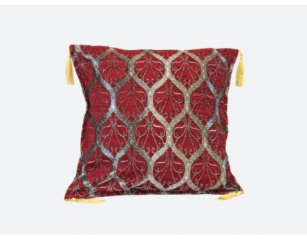 Красная подушка с<br/><span class='tw-product-name2'>серебряным орнаментом</span> test alt 4