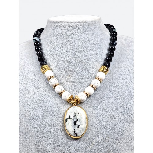 Колье из оникса и<br/><span class='tw-product-name2'>лунного камня</span> test alt 4