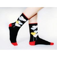 Черные носки<br/><span class='tw-product-name2'>с желтым сердцем</span>