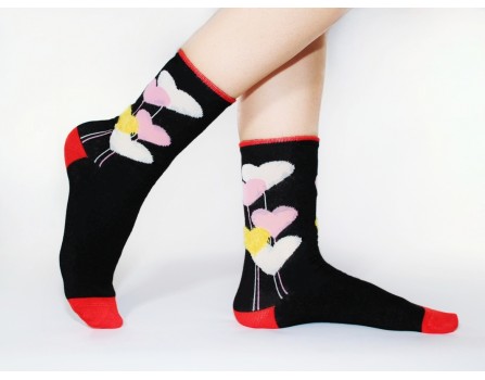 Черные носки<br/><span class='tw-product-name2'>с розовыми сердцами</span>