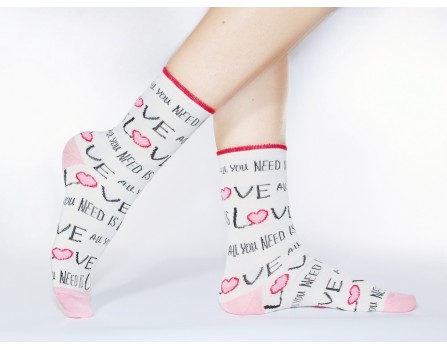 Белые носки<br/><span class='tw-product-name2'>"All you need is love"</span>