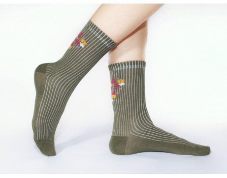 Носки цвета хаки<br/><span class='tw-product-name2'>с цветочным узором</span>