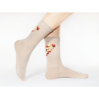 Бежевые носки<br/><span class='tw-product-name2'>с цветочным узором</span>