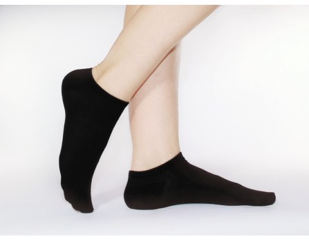 Короткие носки<br/><span class='tw-product-name2'>черного цвета</span>